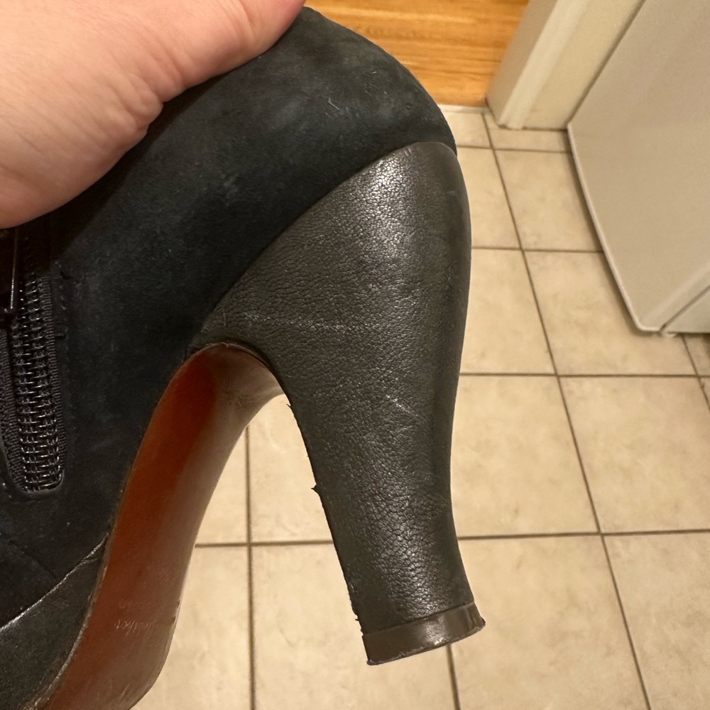 Chie Mihara Navy Blue Suede and Leather Heels with Bow Detail Size 36 1/2 - Picture 4 of 16
